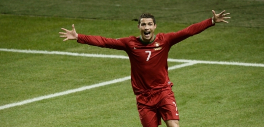 Kapitán Portugalska Cristiano Ronaldo slaví hattrick.