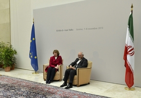 Minulé rozhovory, které skončily 9. listopadu, byly nadějné. Na snímku šéfka diplomacie Evropské unie Catherine Ashtonová a íránský ministr zahraničí Mohammad Džavád Zaríf.