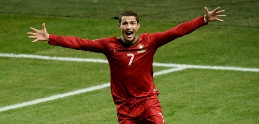 Portugalský kanonýr Cristiano Ronaldo.