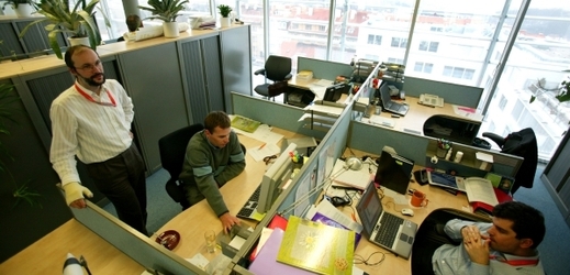 Je práce v kanceláři lepší než z domova? (ilustrační foto)