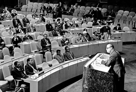 V říjnu 1970 se ve VS OSN hlasovalo o další protiizraelské rezoluci. U řečnického pultu izraelský min. zahraničí Abba Eban.