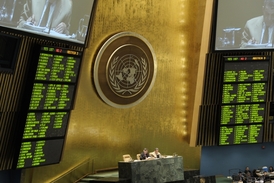 Světelné panely při hlasování o jedné z rezolucí VS OSN.