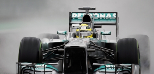 Německý pilot stáje Mercedes Nico Rosberg vyhrál oba tréninky na VC Brazílie.