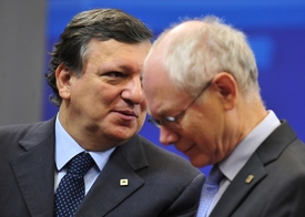 Předseda Evropské komise José Barroso (vlevo) a předseda Evropské rady Herman Van Rompuy ostře odmítli ruské postoje a metody.