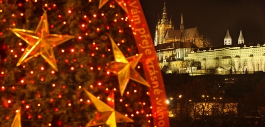 Finanční hotovost nebo dárkový poukaz se letos chystá věnovat k Vánocům až 44 procent obyvatel ČR.