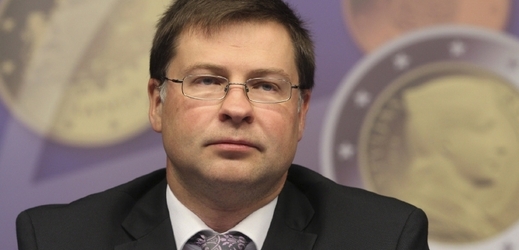 Premiér Dombrovskis složil funkci.
