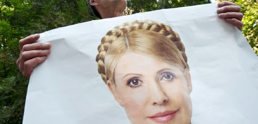 Jedna z mnoha demonstrací na podporu Tymošenkové v Kyjevě.