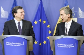Šéf EK Barroso a moldavský premiér Leanca.
