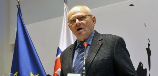 Milan Kňažko na tiskové konferenci.