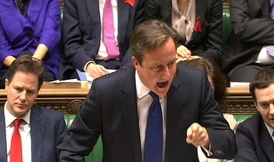 Britský premiér Cameron chce nezaměstnané cizí občany EU vykazovat ze země.