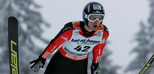 Kvalifikací na závod Světového poháru na můstku v Lillehammeru prošel z šesti českých skokanů pouze Jakub Janda. 