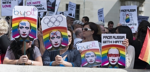MOV chce především zabránit kontroverzím v souvislosti s ruským zákonem postihujícím "homosexuální propagandu".