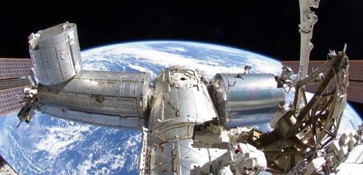 Poruchu chladicího čerpadla na Mezinárodní vesmírné stanici pravděpodobně zapříčinil stávkující ventil.