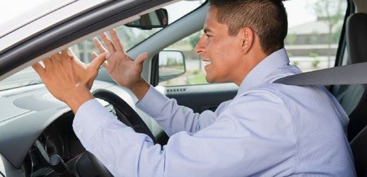 Vědecký výzkum dokázal, že agresivní řidiči mají menší míru empatie (ilustrační foto).