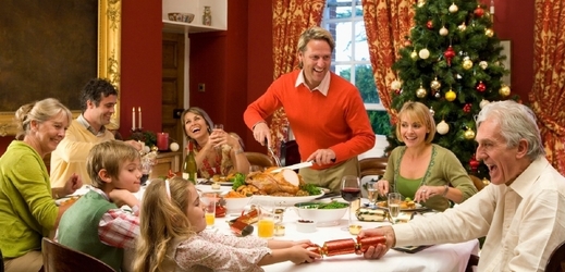 U nás se obvykle servíruje kapr s bramborovým salátem, v Americe zase krocan. Co víte o vánočních pokrmech?