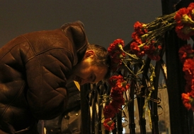Rusové truchlí za oběti atentátů.