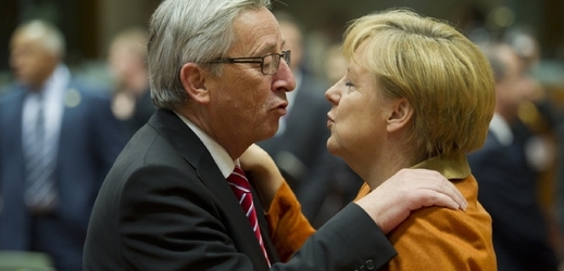 Mucky, mucky... Merkelová a Juncker - bejvávalo.