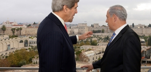 Missions impossible. Netanjahu a Kerry na pozadí Jeruzaléma. 