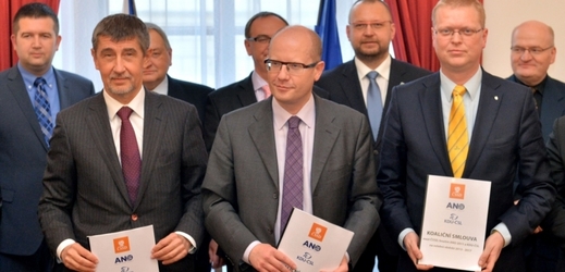 Předsedové (zleva) Andrej Babiš, Bohuslav Sobotka a Pavel Bělobrádek.