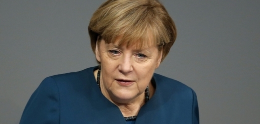 Angela Merkelová si dá kvůli zranění na běžkách tři týdny pauzu.