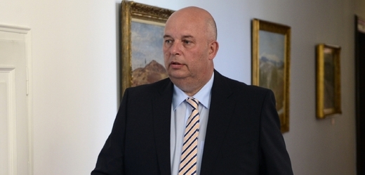 Ministr zemědělství v demisi Miroslav Toman.