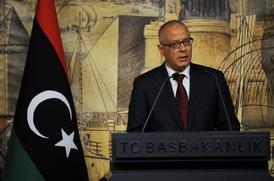 Libyjský premiér - silné řeči, slabý v kramflecích.
