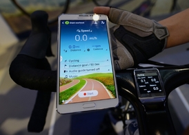 Nové Samsung Bike umožní dobíjet smartphone jízdou.