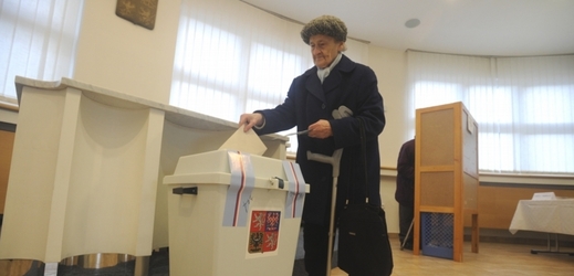 Volby v Luhačovicích na Zlínsku.