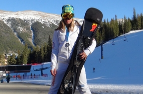 Snowboardistka Ester Ledecká se stříbrnou medailí.