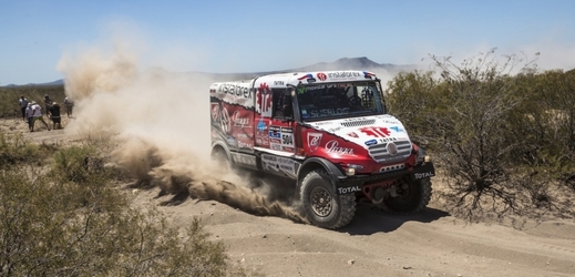 Aleš Loprais se v Rallye Dakar posunul na průběžné páté místo.