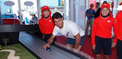 Rafael Nadal si během nabitého programu našel čas na nevšední odpočinek.