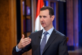 Západní politici vystupují proti Asadovi, tajné služby s ním ale spolupracují.