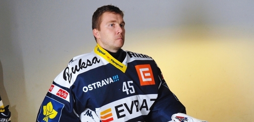 Hokejisty extraligové Sparty posílí brankář Roman Málek, který dosud působil ve Vítkovicích. 