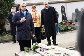 Miroslav Kalousek a Karel Schwarzenberg uctili památku Jana Palacha.