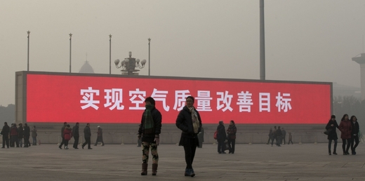 Peking halí smog.