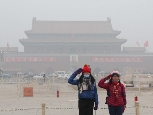 Peking halí smog.