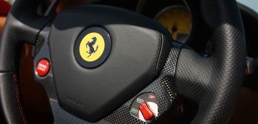 Největší zaznamenané padělání vozidel se týká značky Ferrari.