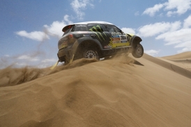 Španěl Nani Roma vyhrál Rallye Dakar v kategorii automobilů.