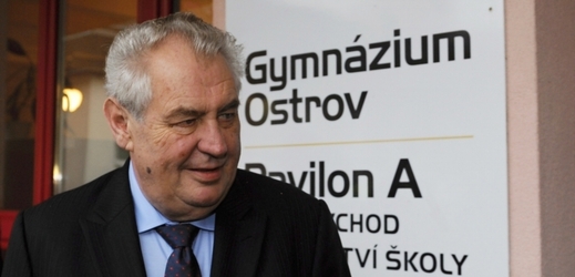 Prezident Miloš Zeman při jednání argumentům rektorů neustoupil. 