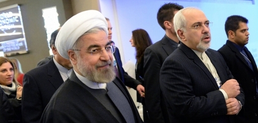 Po deseti letech zavítal do Davosu íránský prezident Hasan Rúhání (vlevo).