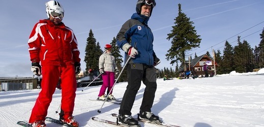 Podmínky pro lyžování se zlepšují (ilustrační foto).