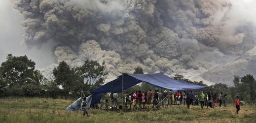 Sopečná erupce trvá už tři měsíce.