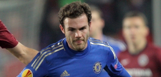 Španělský fotbalista Juan Mata přestoupil z Chelsea do Manchesteru United. 