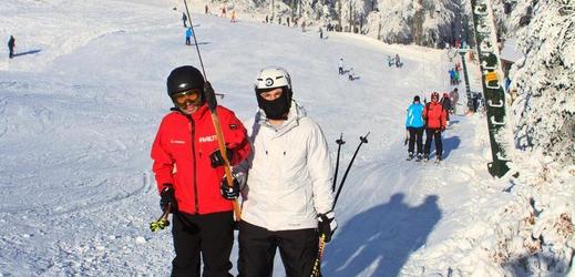 Na mnoha místech se lyžovalo o víkendu ve slunečném počasí.