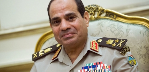 Čerstvý polní maršál Sisi. Jeho volba prezidentem je už v podstatě formalita.