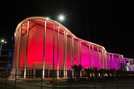Pracoviště pro novináře. Mezinárodní vysílací centrum a hlavní tiskové středisko.