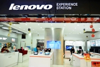 Společnost Lenovo koupilo výrobce telefonů Motorola za 2,9 miliardy dolarů.