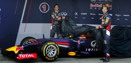 Pilot Red Bullu Sebastian Vettel měl při testování v Jerezu technické problémy.