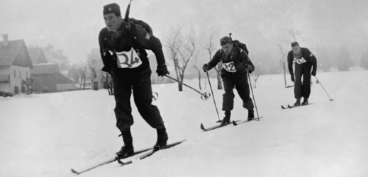Snímek z prvních zimních olympijských her ve francouzském městě Chamonix.