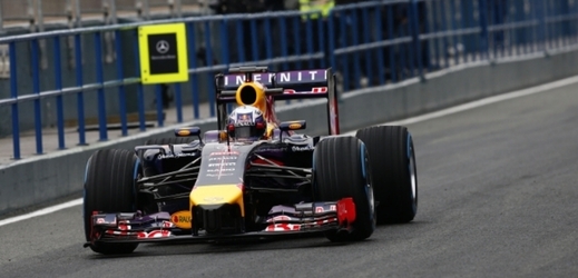 Stáj formule 1 Red Bull musela ukončit páteční testování v Jerezu.